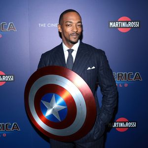 Anthony Mackie begeistert auf "Captain America"-Premiere