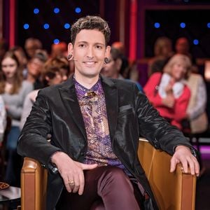 "Bares für Rares"-Star Fabian rettet Menschen aus Wasserloch