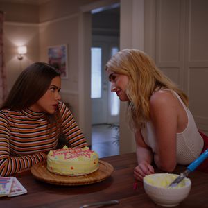 Netflix-Erfolg "Ginny & Georgia" kriegt eine zweite Staffel!