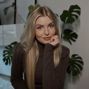 Augenlidstraffung: Antonia Hemmer unterzieht sich Beauty-OP
