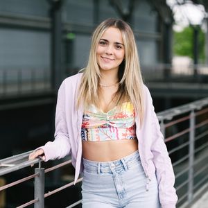 AWZ-Star Antonia Kolano ehrt verstorbene Katze mit Tattoo