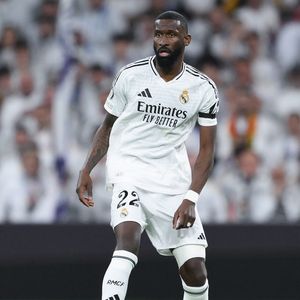 Rote Karte: Antonio Rüdiger wirft nach dem Schiedsrichter