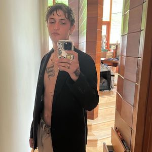 Nach kryptischen Postings: Anwar Hadid erstmals gesichtet