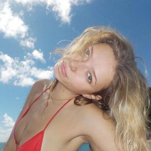 Mutter-Tochter-Zwillinge: Apple Martin verzaubert im Bikini