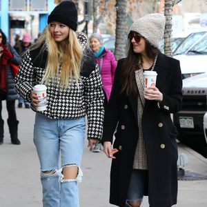Patchworkglück: Chris Martins Tochter und Dakota haben Spaß