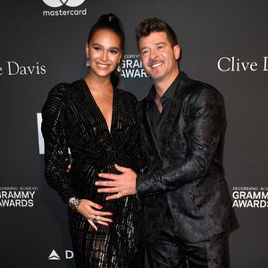 Nach Feuer-Drama: Robin Thickes Freundin zeigt Babybauch!