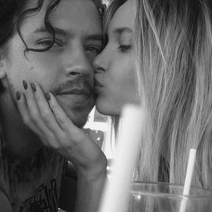 Zu seinem 30.: Cole Sprouse' Freundin teilt Pärchenbilder