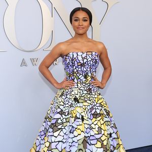 So geht Schauspielerin Ariana DeBose mit harter Kritik um