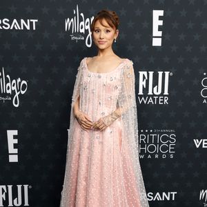 Ariana & Co: Das waren die Looks der Critics' Choice Awards