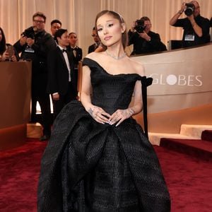 Nicht Ethan: Er war Ariana Grandes Golden-Globe-Begleitung