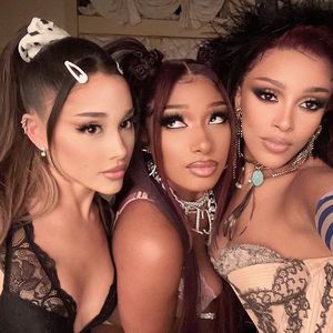 Fans aus dem Häuschen: Ari Grande teasert neues Musikvideo!
