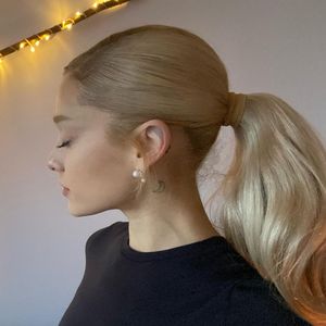 Probierfreudig: Ariana Grande erstrahlt wieder in Blond