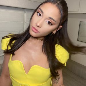 Nach Liebes-Aus?: Ariana Grande ist ohne Ehering unterwegs