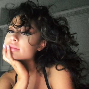 Völlig verändert: Ariana Grande zeigt sich mit Naturlocken!