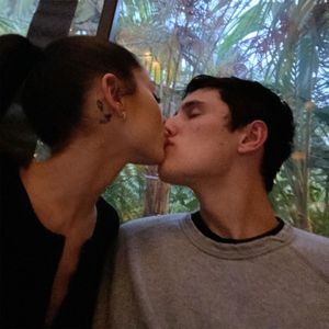 Ariana Grande teilt Couple-Pics mit Ehemann Dalton Gomez