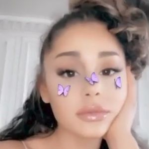 Fans feiern Ariana Grandes neuen Naturlocken-Clip!