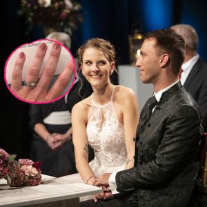 "Hochzeit auf den ersten Blick"-Ariane trägt Ring vor Jawort