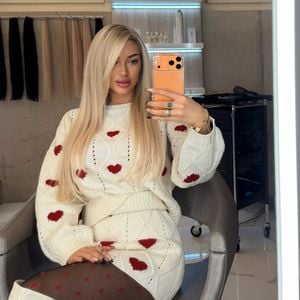 Strahlendes Blond: Ariel freut sich über ihre neue Haarfarbe