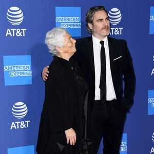 Besonderes Date: Joaquin Phoenix mit seiner Mama auf Event