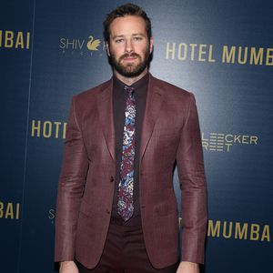 Liebeswirrwarr: Armie Hammer mit blondem Model gesichtet