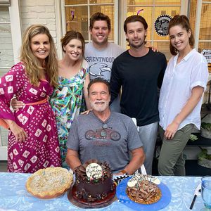 Arnold Schwarzenegger feiert 73. Geburtstag mit Kind & Kegel