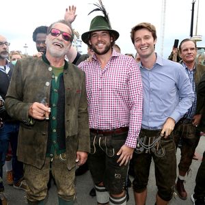 Arnold Schwarzenegger ist samt Familie auf dem Oktoberfest