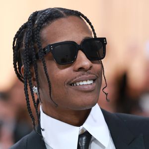 Doppeltes Babyglück: A$AP Rocky strahlt übers ganze Gesicht