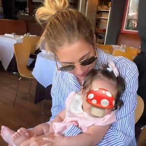 Niedlich: Ashley Benson teilt Foto mit ihrer kleinen Tochter