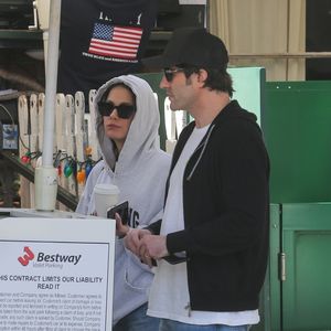 Ohne Baby: Ashley Benson und Brandon genießen ein Lunch-Date