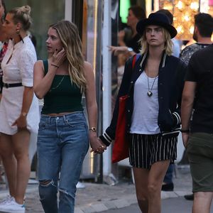 Verdächtige Ringe: Sind Cara Delevingne & Ashley verlobt?