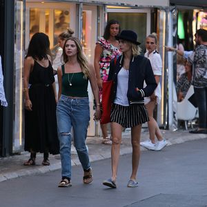 Liebes-Trip: Ashley Benson und Cara Delevingne in Frankreich