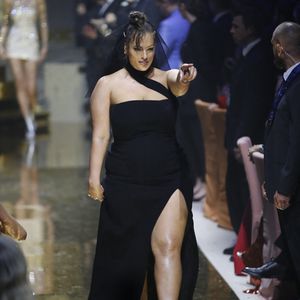 Nach Zwillingsgeburt: Ashley Graham wieder auf dem Laufsteg