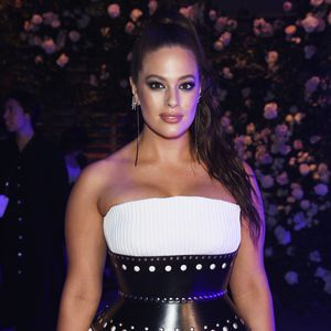 Babybauch-Foto: Ist Ashley Graham etwa wieder schwanger?