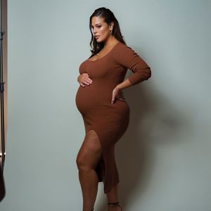 Stressabbau: Schwangere Ashley Graham schwört auf Akupunktur