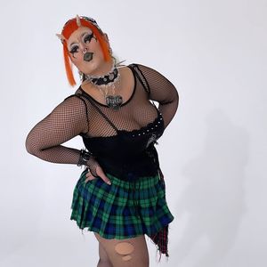 Crazy: Ashley Graham zeigt sich in einem krassem Punk-Look