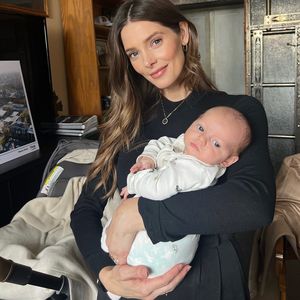 Ashley Greene beschreibt Stillen als "schlimmste Erfahrung"