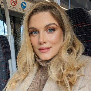 Trotz Kritik: Ashley James steht für Body Positivity ein