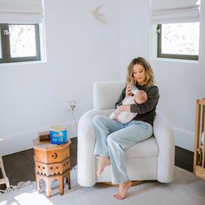 Stillprobleme: Ashley Tisdale füttert Tochter mit Fläschchen