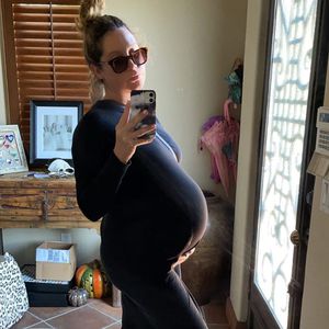 Kurz vor Geburt: Ashley Tisdale hat starke Fußschmerzen!