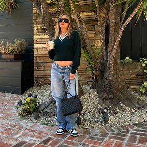 So cool bringt Ashley Tisdale ihren Babybauch zur Geltung