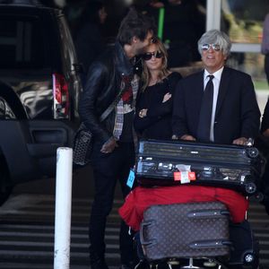 Warum? Ashley Tisdale & Co. mit komischen Hüten