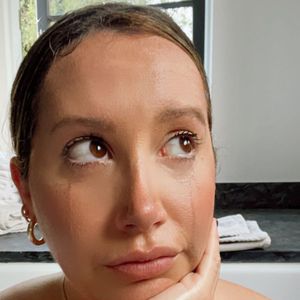 Tränen-Selfie: Ashley Tisdale fällt Mama-Alltag nicht leicht