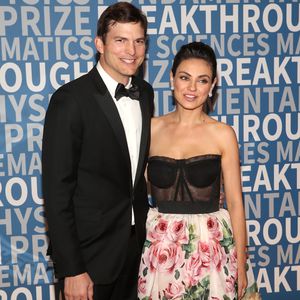 Selten: Ashton Kutcher und Mila zeigen sich mit Sohn Dimitri