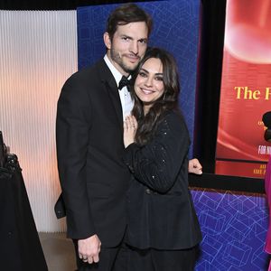 Mila Kunis und Ashton feiern mit ihren Kindern Schabbat