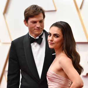 So gestand Ashton Kutcher seiner Frau Mila Kunis die Liebe