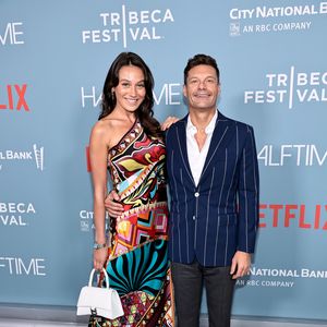 Ryan Seacrest feiert Red-Carpet-Debüt mit neuer Herzensdame!