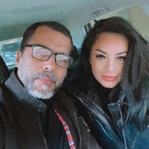 Romantisch: Hier singt Aurelio Savina mit seiner Freundin