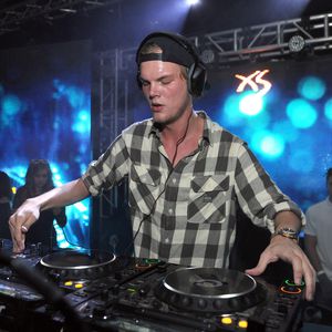 Todesnachricht von DJ Avicii (28): Netz & Promis entsetzt!