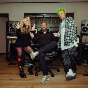 Mit zwei Kollegen: Avril Lavigne arbeitet an neuer Musik