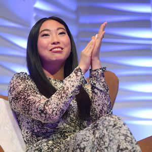 Awkwafina und Co. – das sind die Golden-Globes-Laudatoren